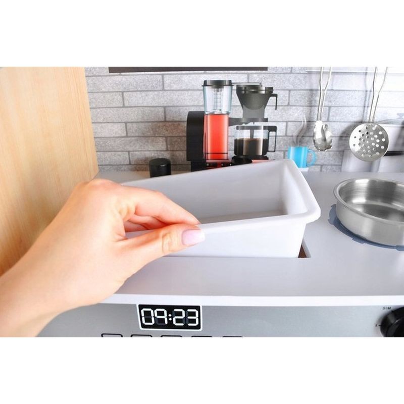 Bucatarie pentru copii, MT MALATEC, din lemn 80x80.5cm, ustensile, lampa LED, aragaz, cuptor, telefon, chiuveta