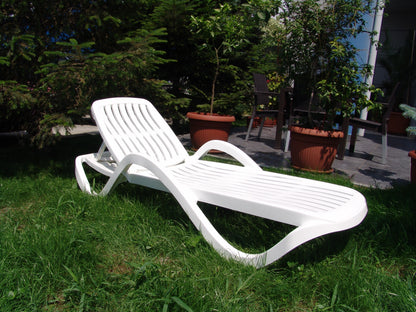 Sezlong premium ISP LikeSmart 2847 structura plastic alb 191 x 70.5 x 40 cm, alb