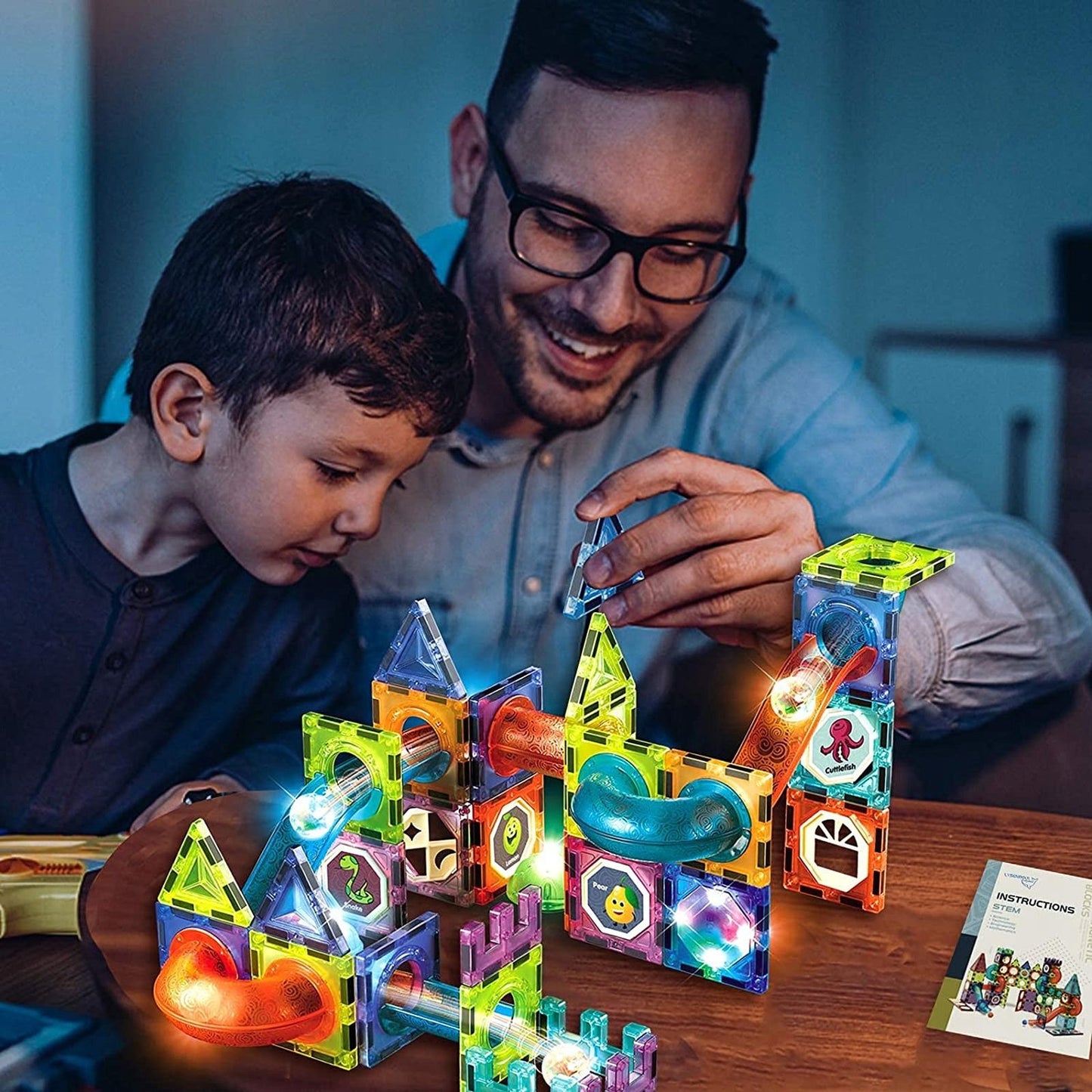 Set Blocuri Magnetice Cu Lumina IdealSTORE LightMag 75 Piese Pentru Constructii