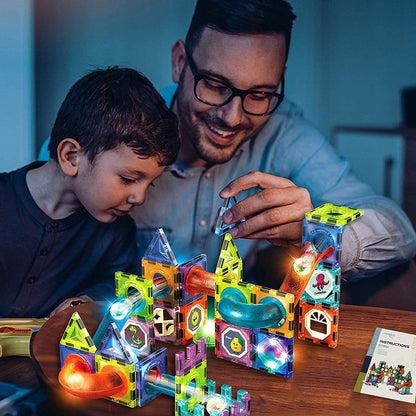 Set Blocuri Magnetice Cu Lumina IdealSTORE LightMag 75 Piese Pentru Constructii
