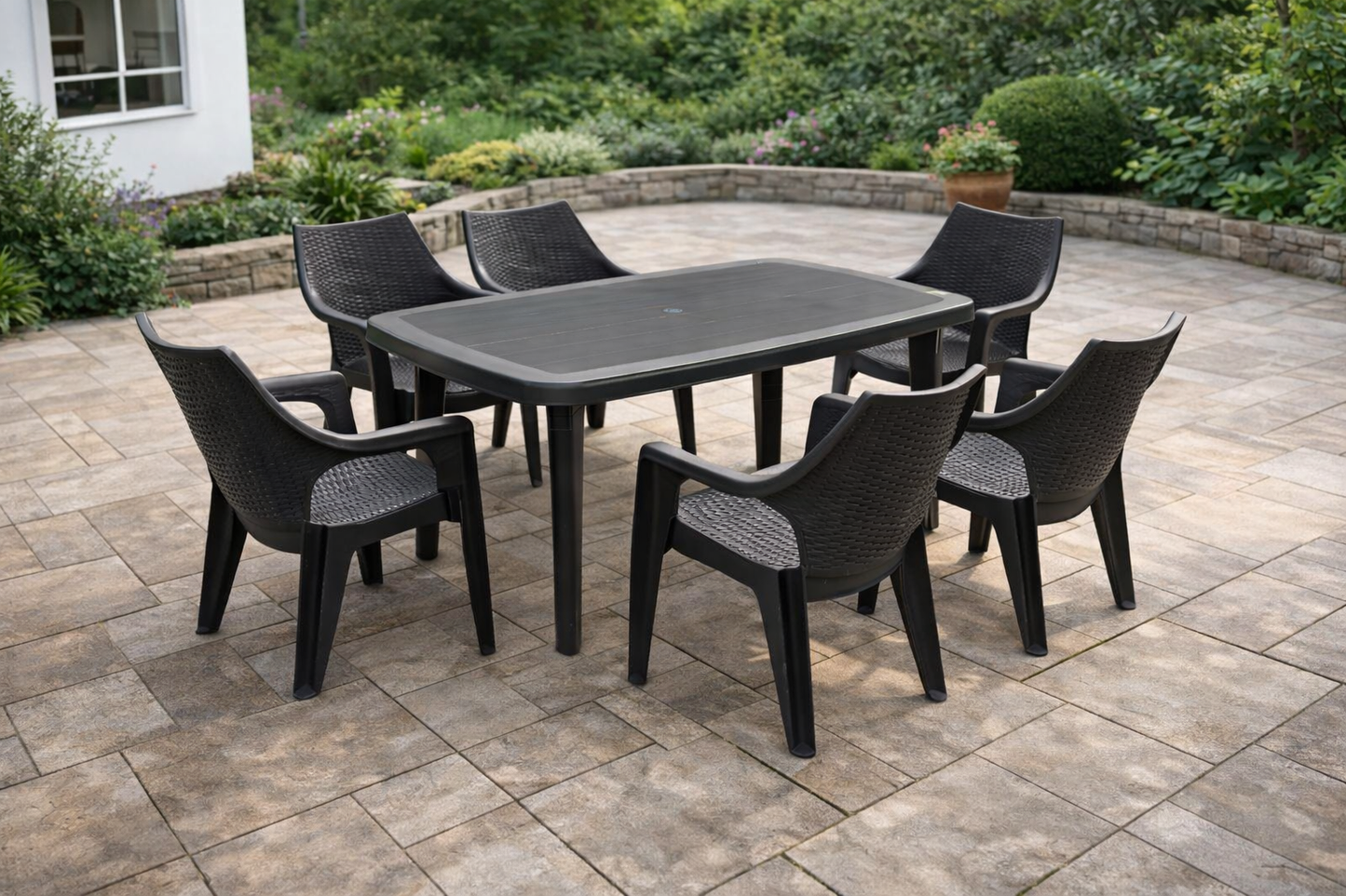 Set gradina cu masa si 6 scaune din plastic rezistent UV si intemperii, dimensiuni 135x85x72 cm, confort pentru familie