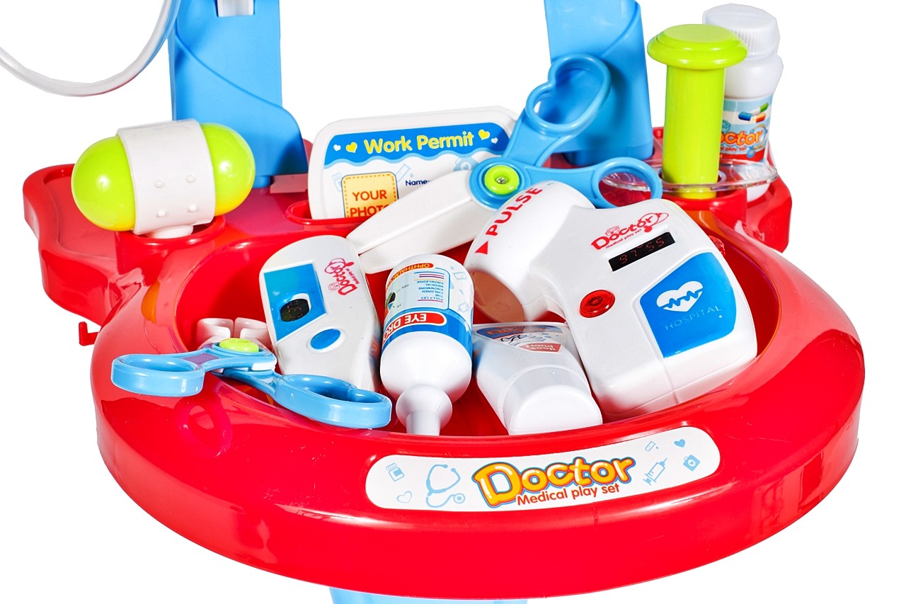 Set de Rol Complet Interactiv si Creativ, Micul Doctor, Carucior pe 4 Roti, 17 Accesorii incluse, Portabil