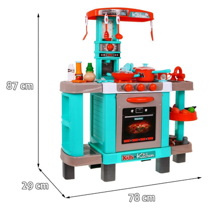 Bucatarie de mari dimensiuni cu accesorii