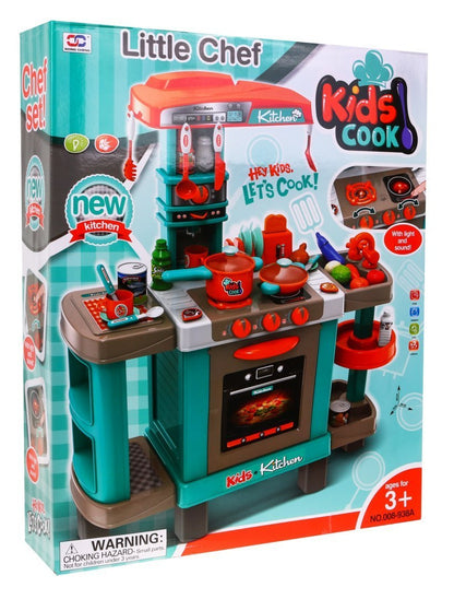 Bucatarie de mari dimensiuni cu accesorii