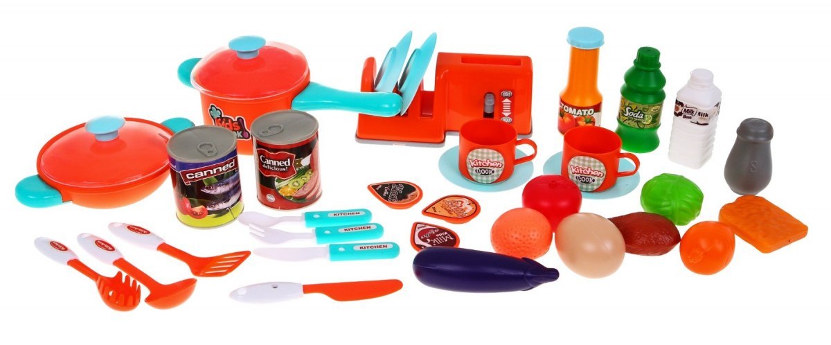 Bucatarie de mari dimensiuni cu accesorii